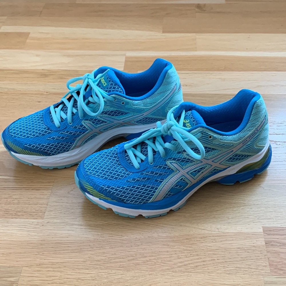 ASICS Blue and Yellow Women’s Sneakers Size 7.5